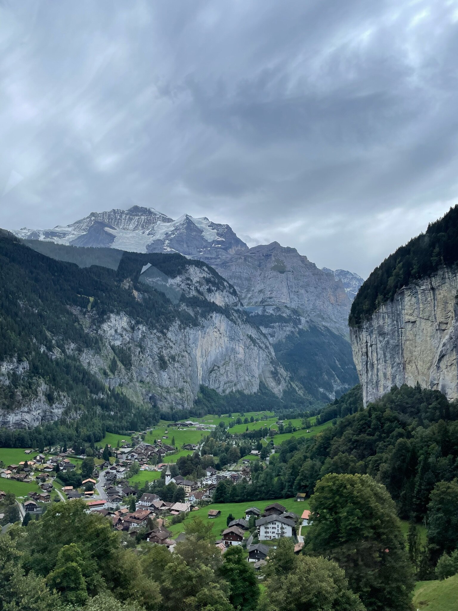 Chalet im Gässli mit Blick auf die Jungfrau bei Sonnenuntergang
